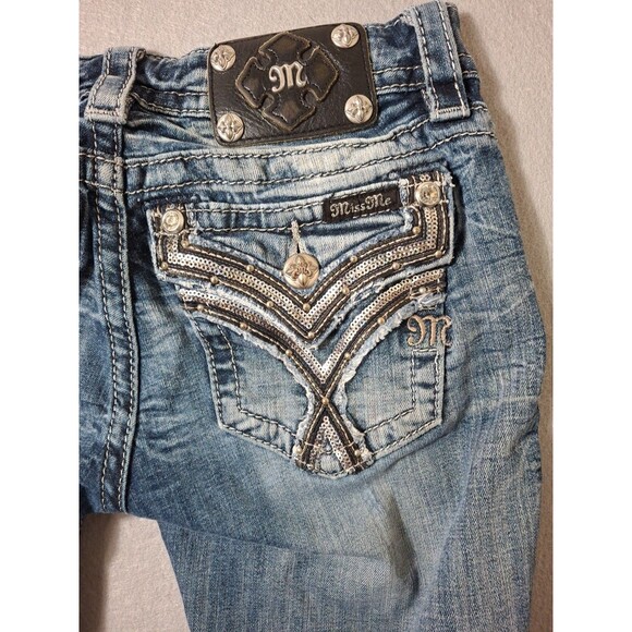 Miss Me Embellished Capri Jeans 26 30x19 Distressed Holes Selvedge T Flap Pocket - Picture 12 of 12